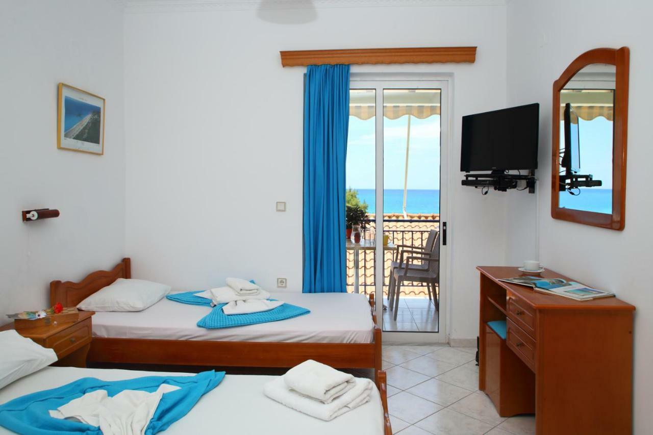 Theocharis Bros - Studios Apartments Áyios Nikítas Exterior foto